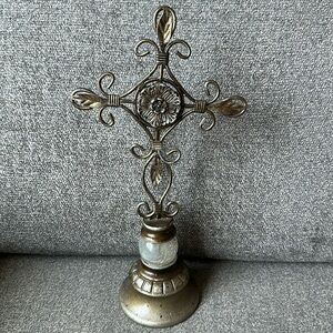 Medium size pewter cross.
